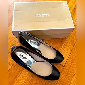 BRAND NEW: Michael Kors Ionna Pump shoes size 7.0